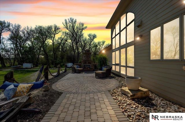 12611 Cottonwood Lane, Springfield, NE 68059