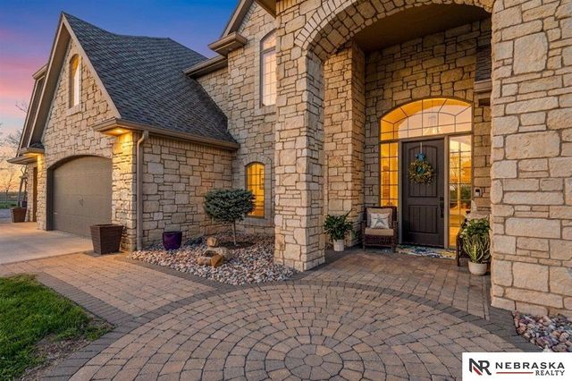 12611 Cottonwood Lane, Springfield, NE 68059