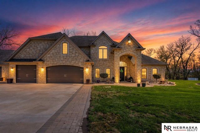 12611 Cottonwood Lane, Springfield, NE 68059