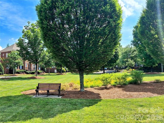 232 Hawthorne Park Avenue, Belmont, NC 28012