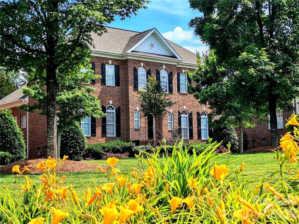 232 Hawthorne Park Avenue, Belmont, NC 28012