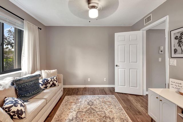 22 Via De Casas Sur 101, Boynton Beach, FL 33426