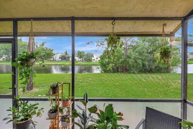 22 Via De Casas Sur 101, Boynton Beach, FL 33426