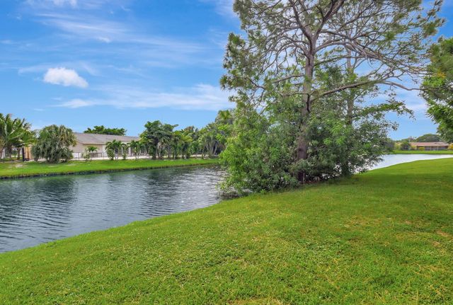 22 Via De Casas Sur 101, Boynton Beach, FL 33426