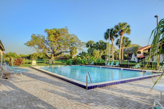 22 Via De Casas Sur 101, Boynton Beach, FL 33426