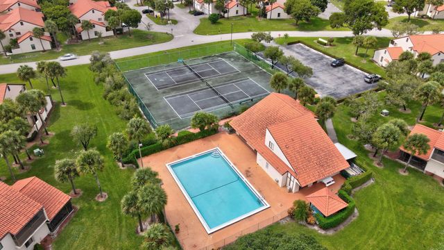 22 Via De Casas Sur 101, Boynton Beach, FL 33426