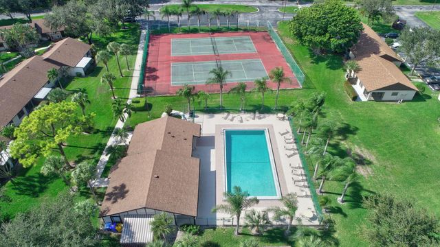 22 Via De Casas Sur 101, Boynton Beach, FL 33426