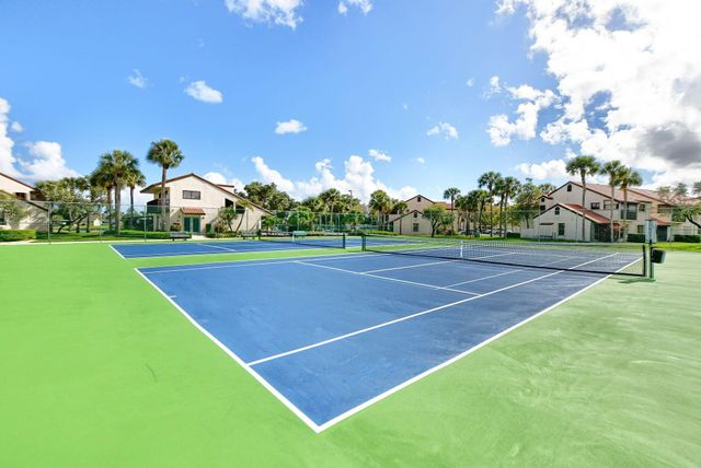 22 Via De Casas Sur 101, Boynton Beach, FL 33426