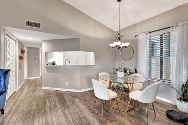 22 Via De Casas Sur 101, Boynton Beach, FL 33426