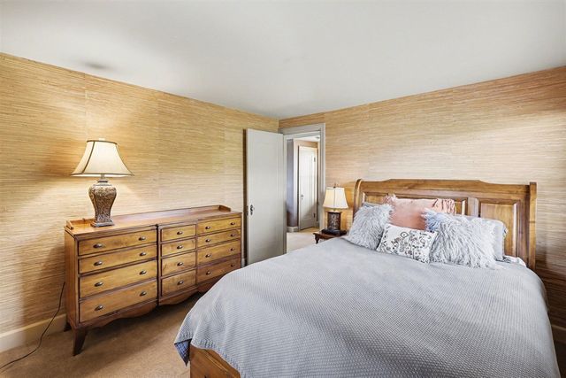 1432 Ardmoor Avenue, Ann Arbor, MI 48103