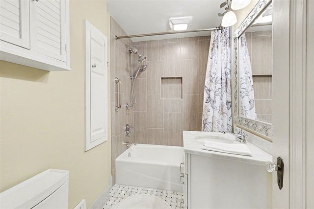 1432 Ardmoor Avenue, Ann Arbor, MI 48103