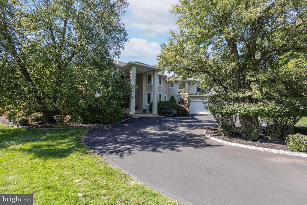 100 E HOLLAND RD, HOLLAND, PA 18966 — photo 3