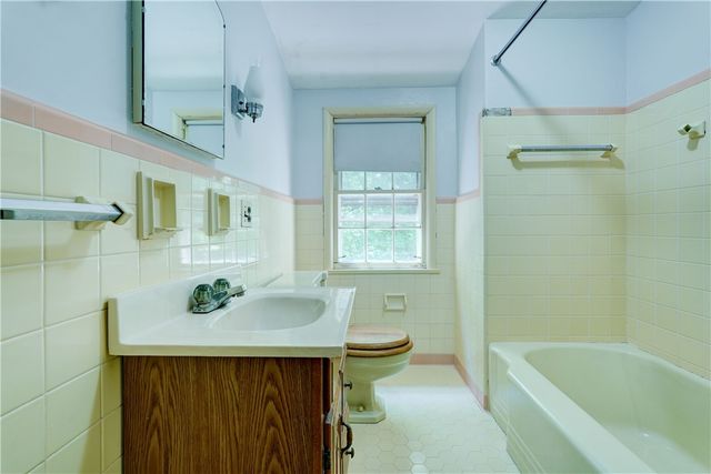 1743 Calkins Road, Pittsford, NY 14534