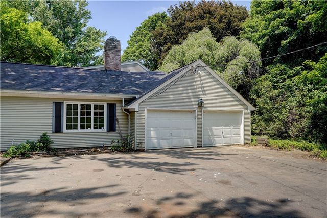1743 Calkins Road, Pittsford, NY 14534