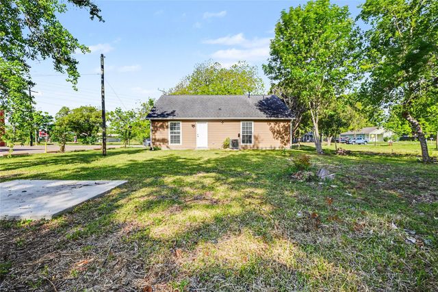 326 S Bell Drive, Texas City, TX 77591