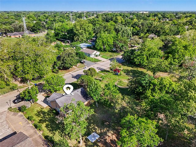 326 S Bell Drive, Texas City, TX 77591