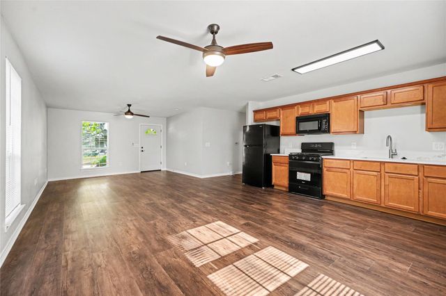 326 S Bell Drive, Texas City, TX 77591