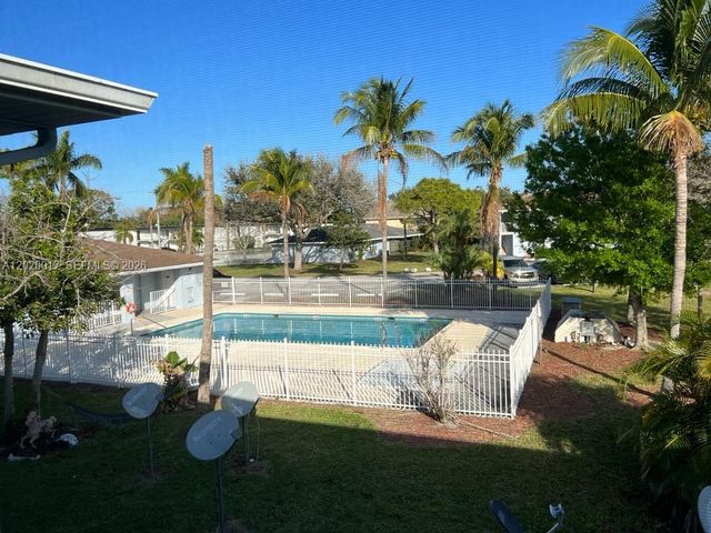 617 Ixoria Avenue 18, Fort Pierce, FL 34982