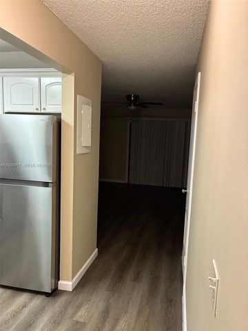617 Ixoria Avenue 18, Fort Pierce, FL 34982