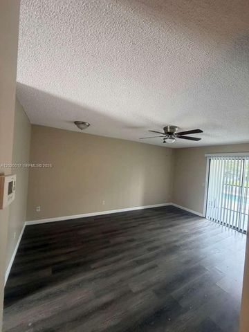 617 Ixoria Avenue 18, Fort Pierce, FL 34982