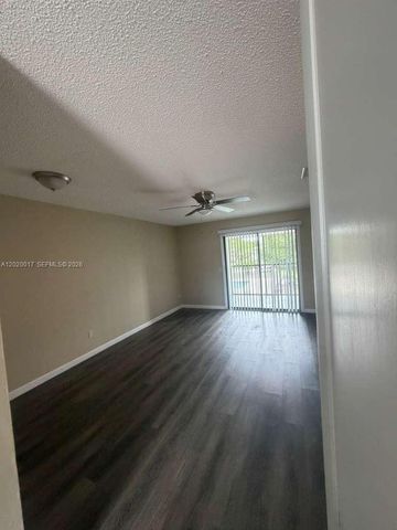 617 Ixoria Avenue 18, Fort Pierce, FL 34982