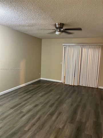 617 Ixoria Avenue 18, Fort Pierce, FL 34982