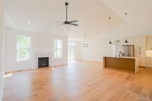 55050 Englewood Drive, Macomb, MI 48042