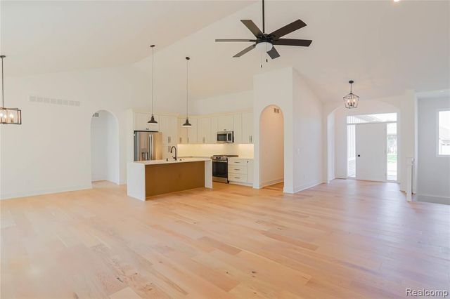 55050 Englewood Drive, Macomb, MI 48042