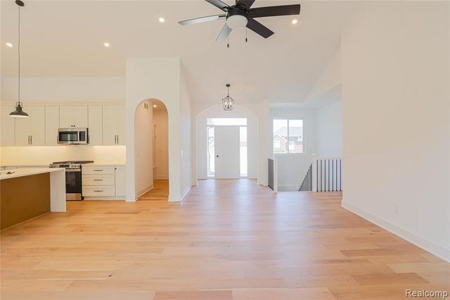 55050 Englewood Drive, Macomb, MI 48042