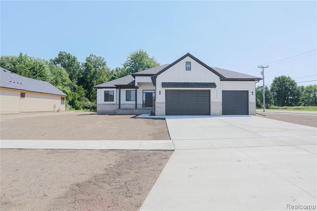 55050 Englewood Drive, Macomb, MI 48042