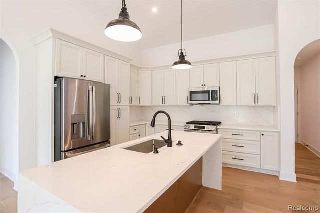 55050 Englewood Drive, Macomb, MI 48042