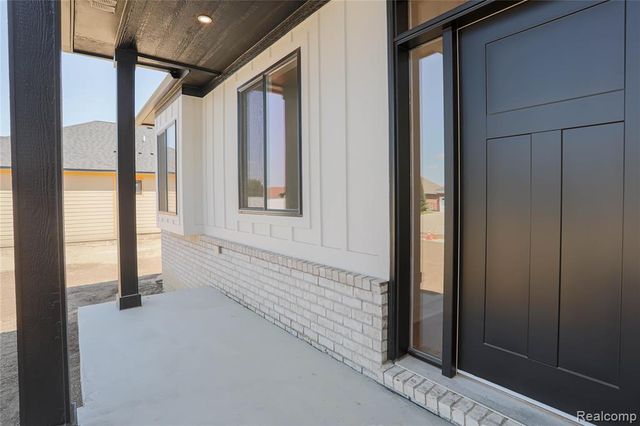 55050 Englewood Drive, Macomb, MI 48042
