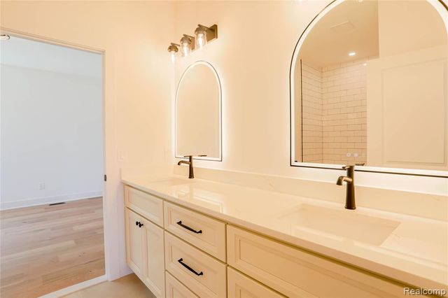 55050 Englewood Drive, Macomb, MI 48042