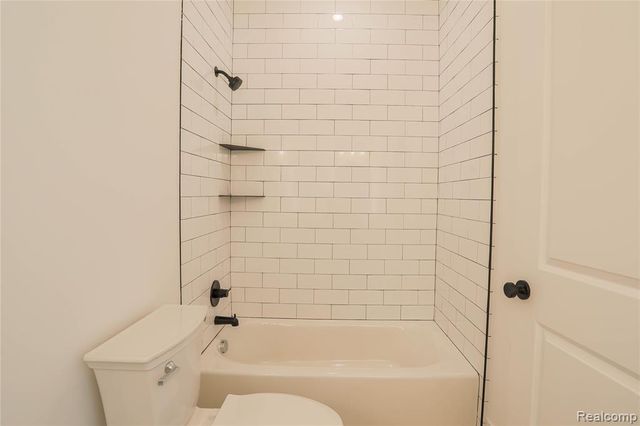 55050 Englewood Drive, Macomb, MI 48042
