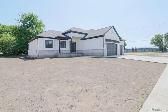 55050 Englewood Drive, Macomb, MI 48042