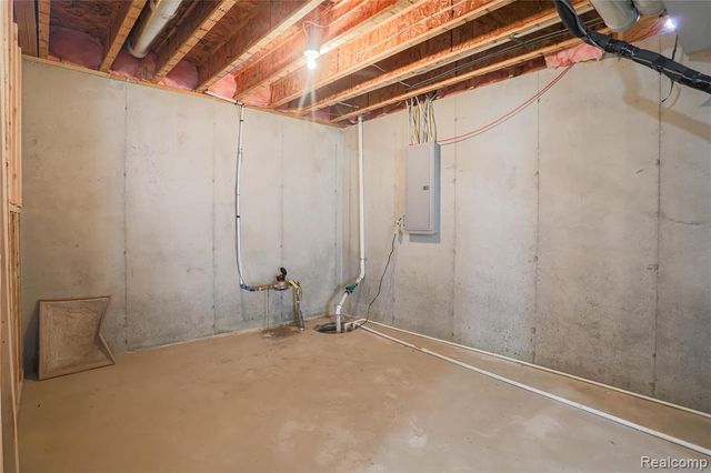 55050 Englewood Drive, Macomb, MI 48042