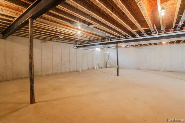 55050 Englewood Drive, Macomb, MI 48042