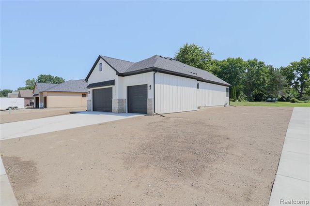 55050 Englewood Drive, Macomb, MI 48042