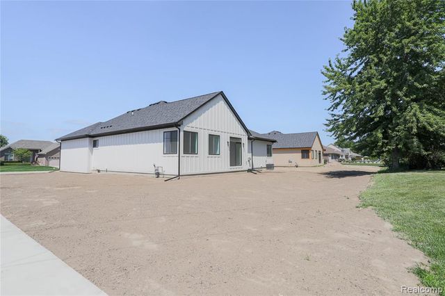 55050 Englewood Drive, Macomb, MI 48042