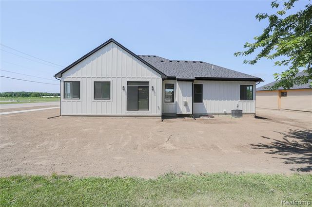 55050 Englewood Drive, Macomb, MI 48042