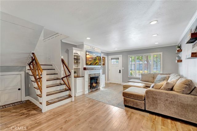 107 Yorktown Lane, Costa Mesa, CA 92626