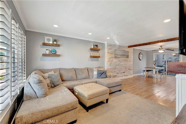 107 Yorktown Lane, Costa Mesa, CA 92626