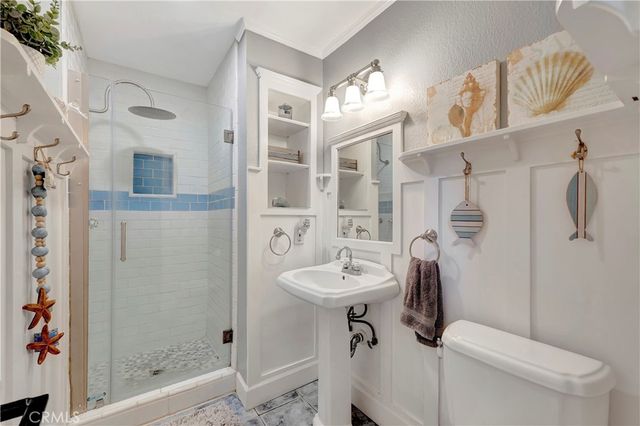 107 Yorktown Lane, Costa Mesa, CA 92626