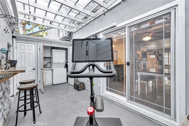 107 Yorktown Lane, Costa Mesa, CA 92626