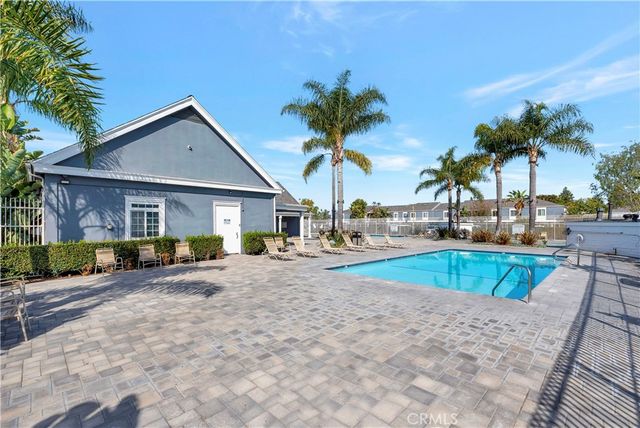 107 Yorktown Lane, Costa Mesa, CA 92626