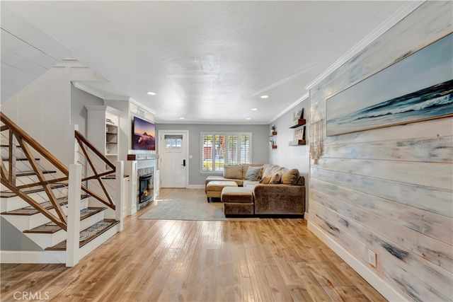 107 Yorktown Lane, Costa Mesa, CA 92626