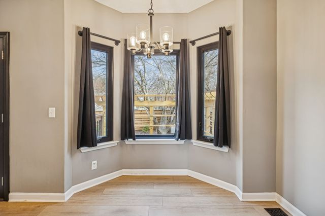 220 Lone Oak Dr, White House, TN 37188