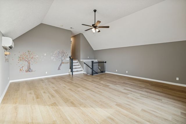 220 Lone Oak Dr, White House, TN 37188