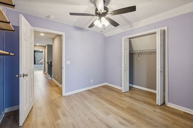 220 Lone Oak Dr, White House, TN 37188