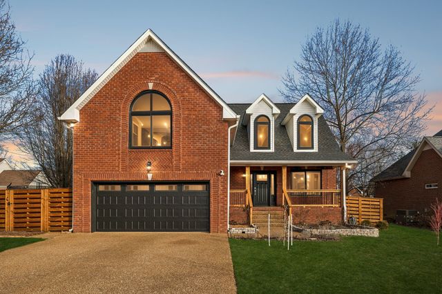 220 Lone Oak Dr, White House, TN 37188